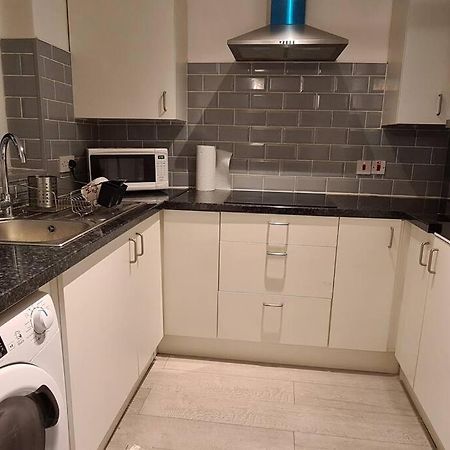 Private 2 Bed Flat Close To Excel & City Airport Londra Dış mekan fotoğraf