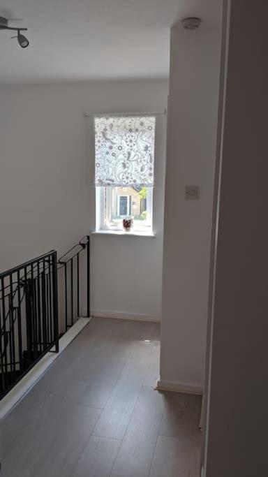 Private 2 Bed Flat Close To Excel & City Airport Londra Dış mekan fotoğraf