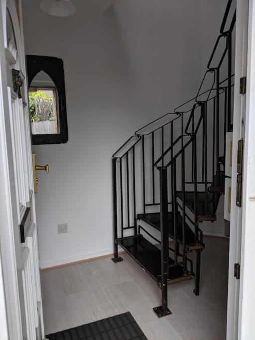 Private 2 Bed Flat Close To Excel & City Airport Londra Dış mekan fotoğraf