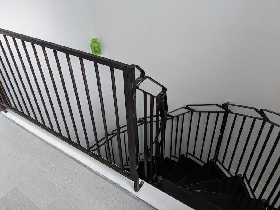 Private 2 Bed Flat Close To Excel & City Airport Londra Dış mekan fotoğraf