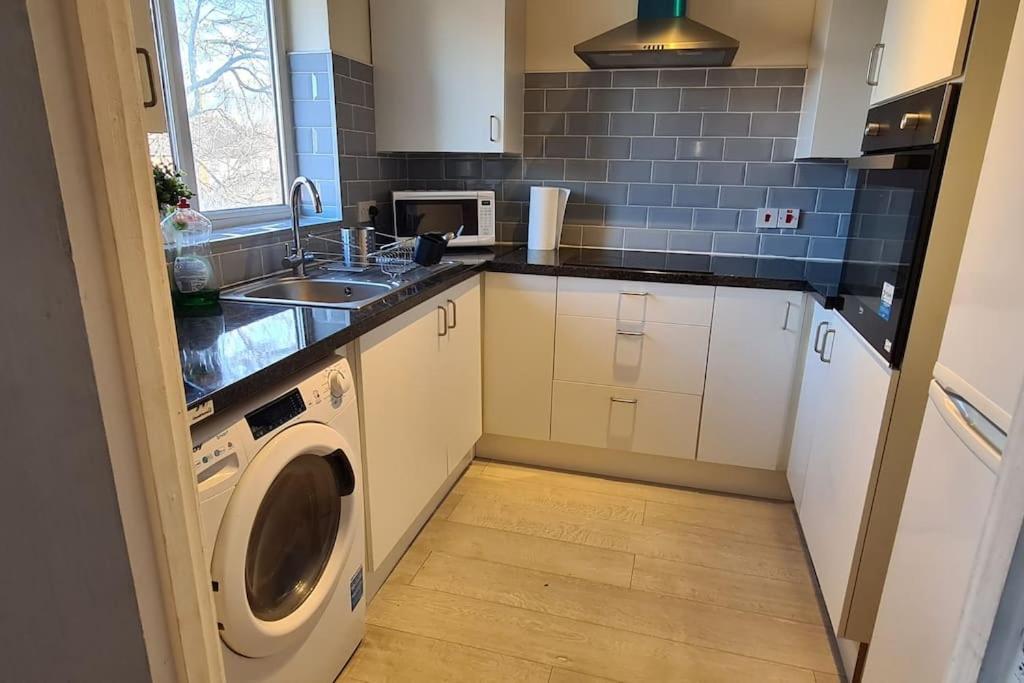 Private 2 Bed Flat Close To Excel & City Airport Londra Dış mekan fotoğraf